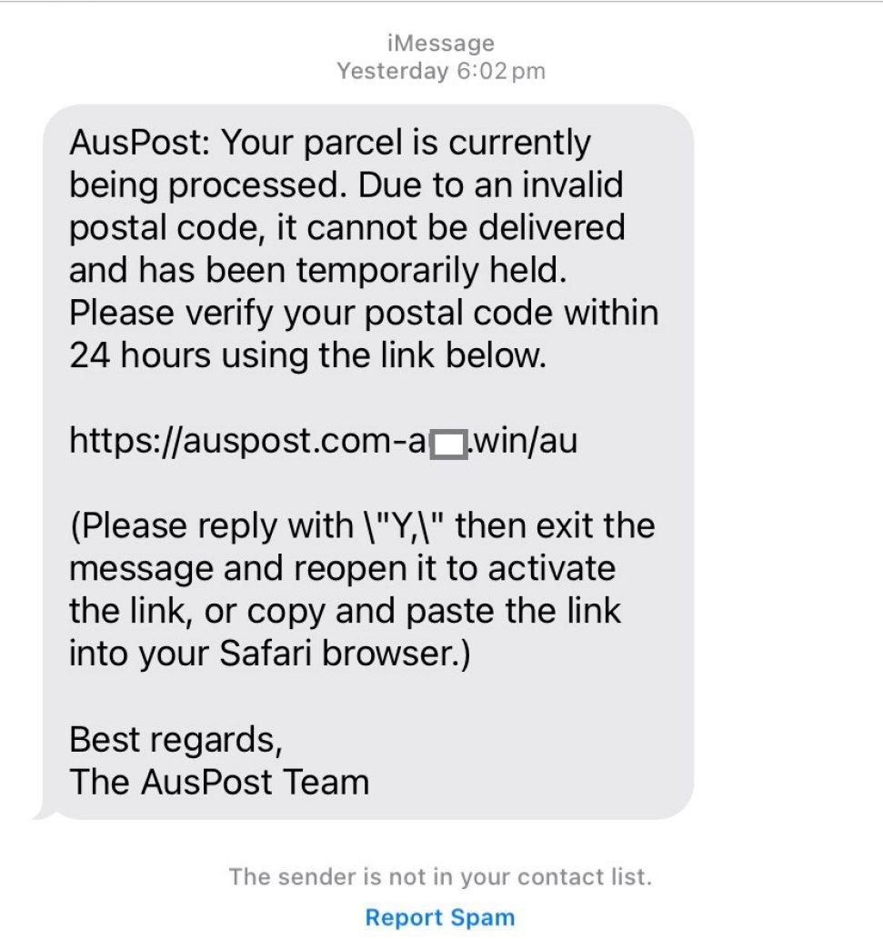Screenshot of a text message from +905421558*** received on 26 June at 7:52 am. It urges the recipient to update their address for a delayed package, with a link and instructions to activate it via Safari or email.