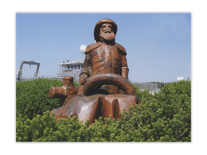 Prepaid Postcard – Wooden Sculpture at Lakes Entrance product photo